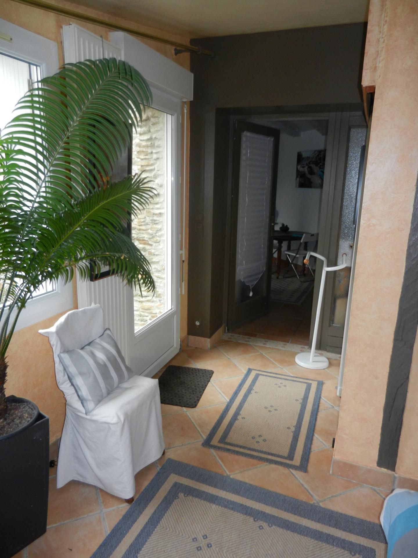 la chambre parentale en direction du salon